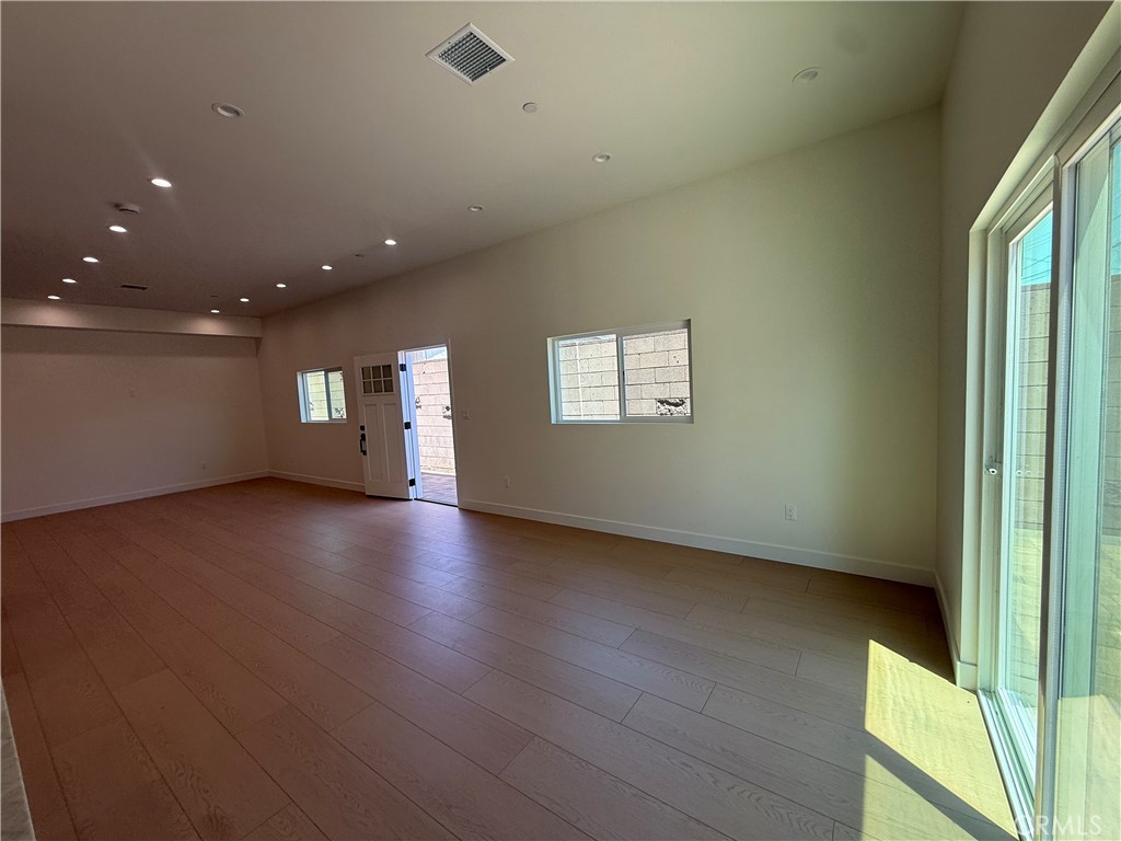 Residential Lease for rent at 10026 Norwich Avenue, San Fernando, Los Angeles County CA featuring 3 beds and 3 baths