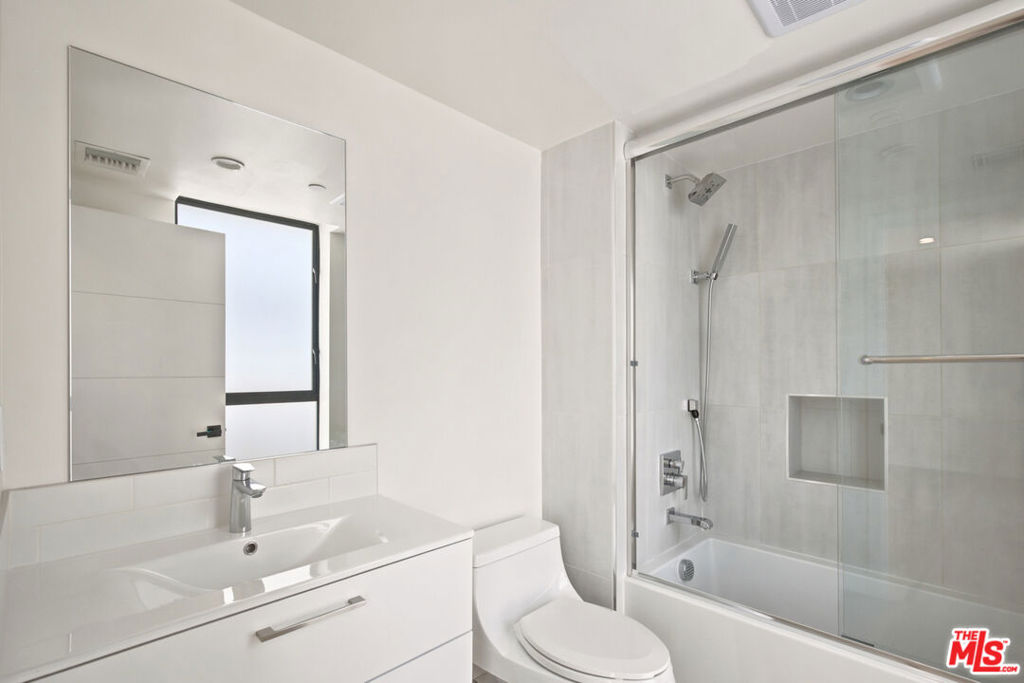 Condominium for sale at 1434 N Poinsettia Place 307, Los Angeles, CA featuring 2 beds and 2 baths