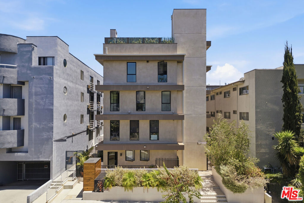 Condominium for sale at 1434 N Poinsettia Place 306, Los Angeles, CA featuring 3 beds and 3 baths
