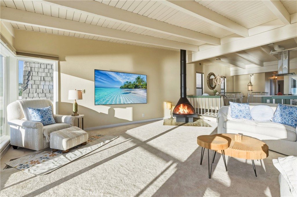 Residential Lease for rent at 883 Katella, Laguna Beach, Orange County, CA featuring 2 beds and 3 baths