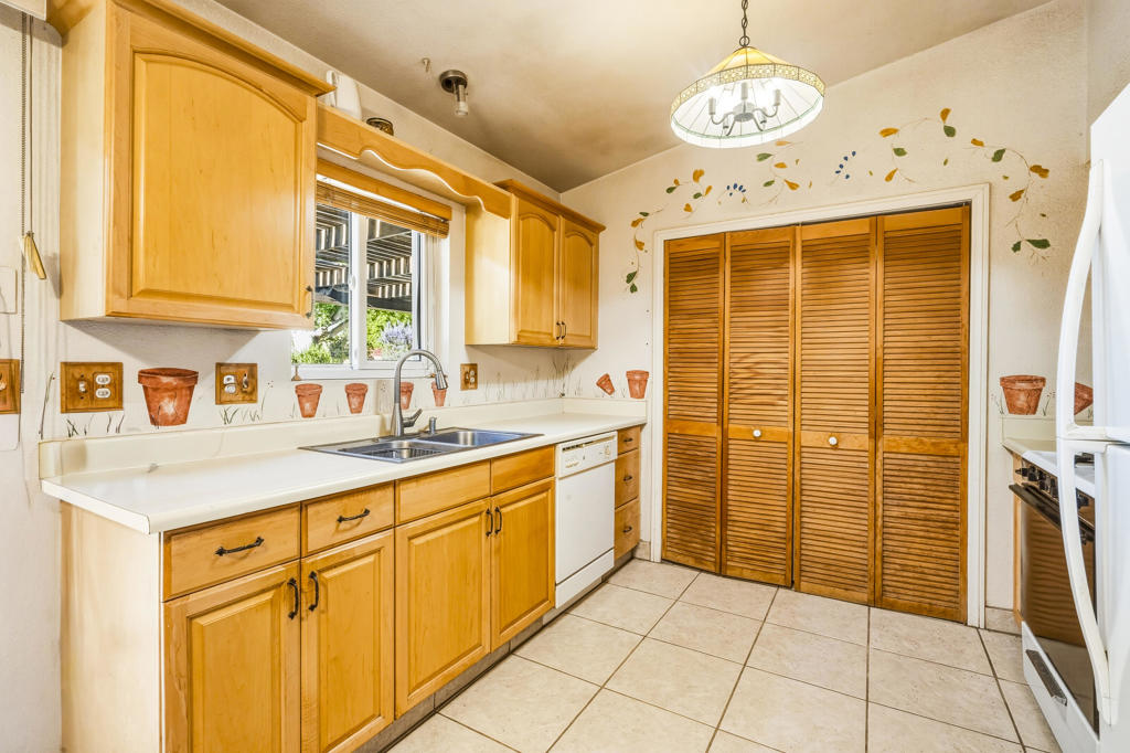 Single Family Residence for sale at 68900 Tortuga Road, Cathedral City, CA featuring 2 beds and 2 baths