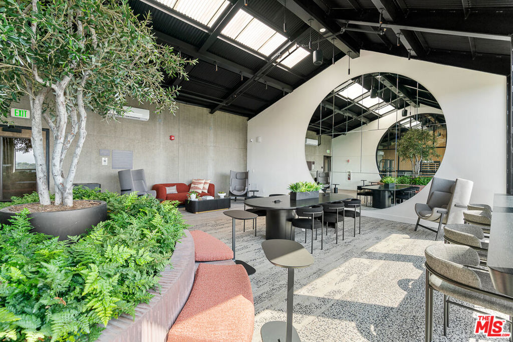 Residential Lease for rent at 10700 Tabor Street 219, Los Angeles, Los Angeles County CA and 1 bath