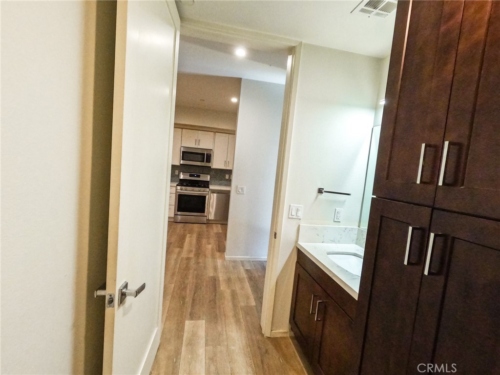 Residential Lease for rent at 2006 S Corning Street 3, Los Angeles, Los Angeles County CA featuring 2 beds and 3 baths