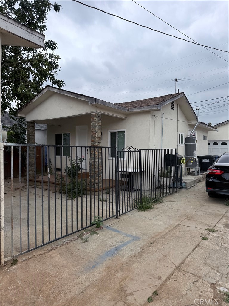 Duplex for sale at 943 S Ford Boulevard, Los Angeles, CA