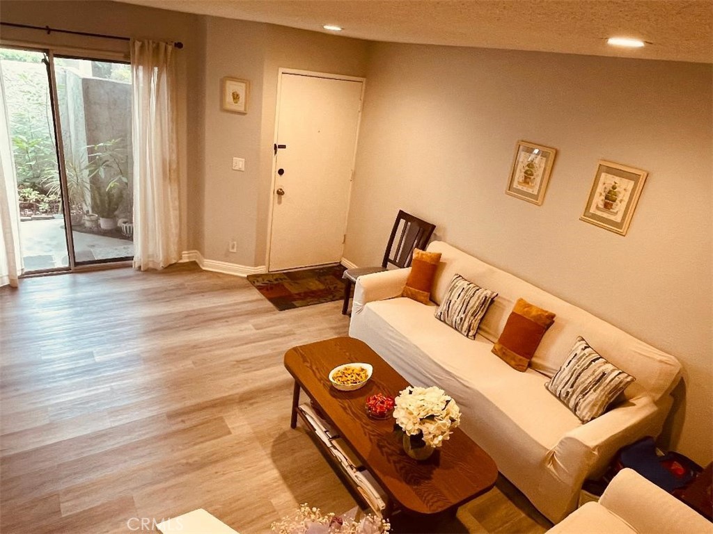 Residential Lease for rent at 4304 walnut Street 3, Baldwin Park, Los Angeles County CA featuring 1 bed and 1 bath