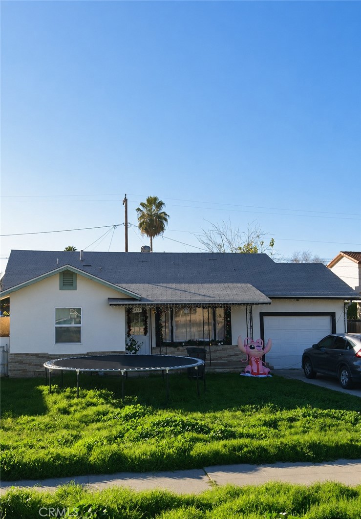 Single Family Residence for sale at 415 S Harvard Street, Hemet, CA featuring 3 beds and 1 bath