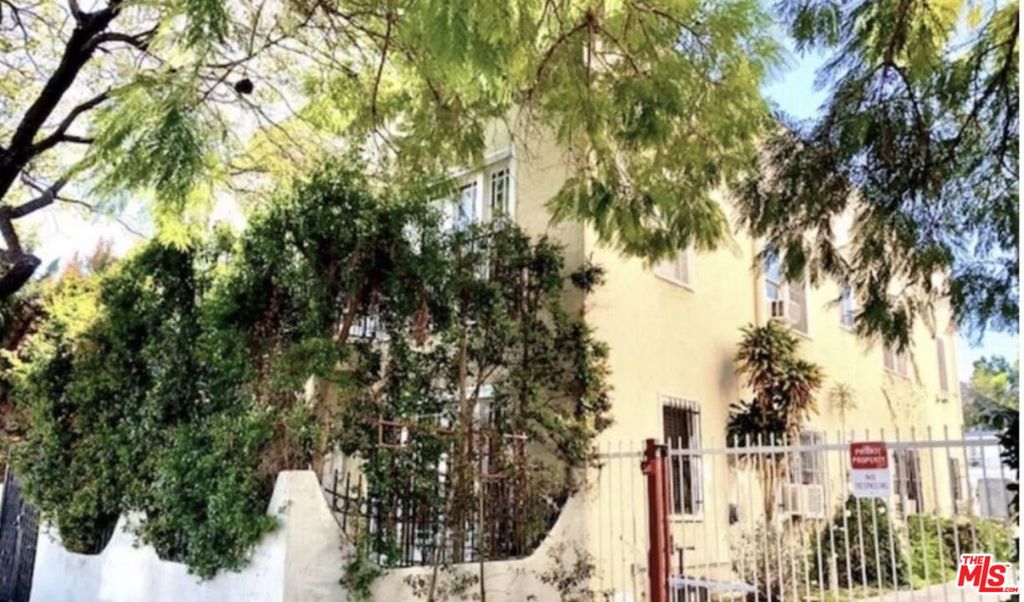Residential Lease for rent at 1431 N Las Palmas Avenue, Los Angeles, Los Angeles County CA featuring 2 beds and 1 bath