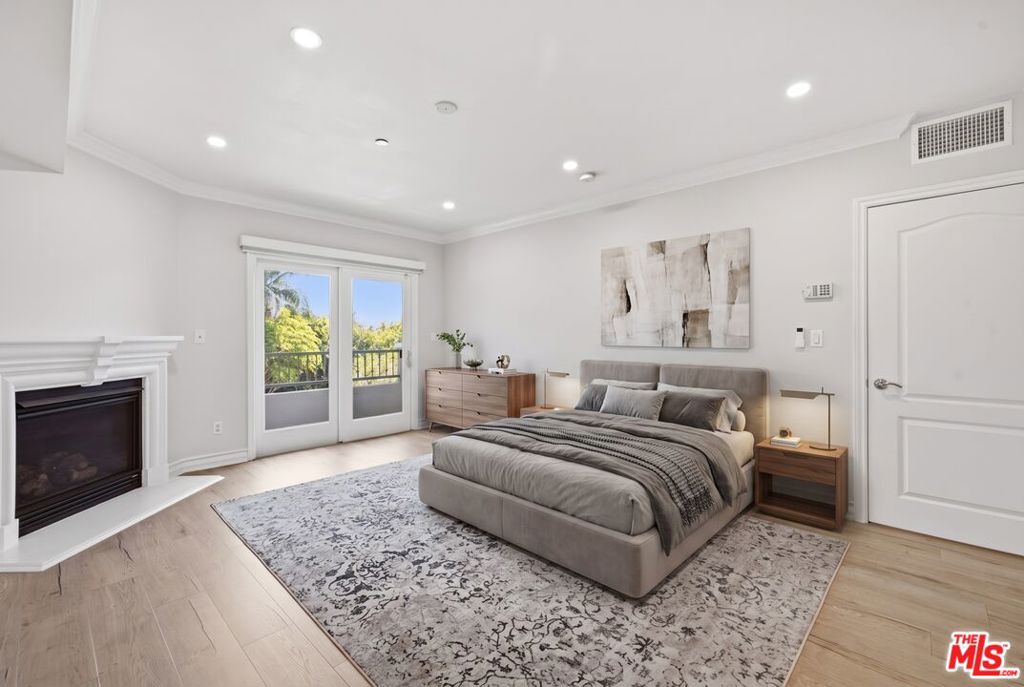 Residential Lease for rent at 1838 Westholme Avenue 203, Los Angeles, Los Angeles County CA featuring 3 beds and 3 baths