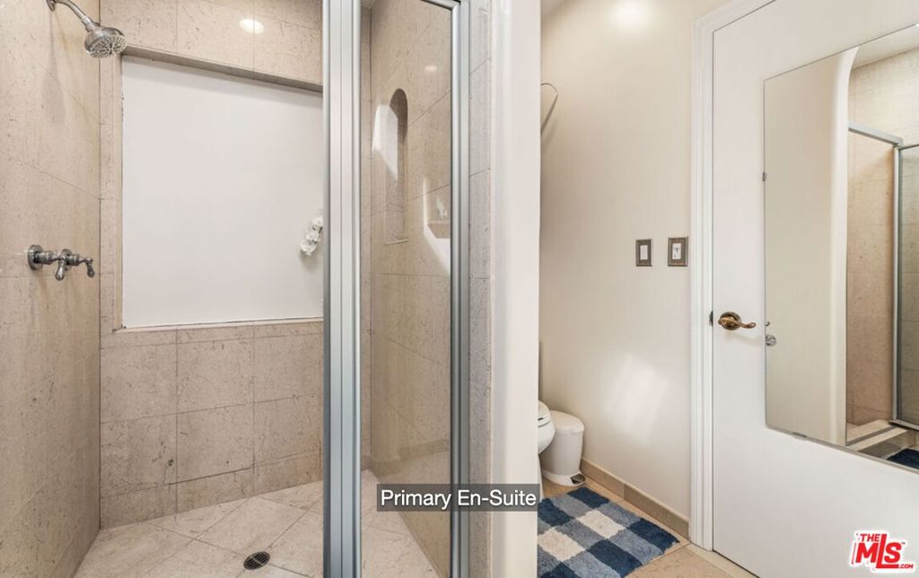 Residential Lease for rent at 9060 Harland Avenue, West Hollywood, Los Angeles County CA featuring 2 beds and 2 baths
