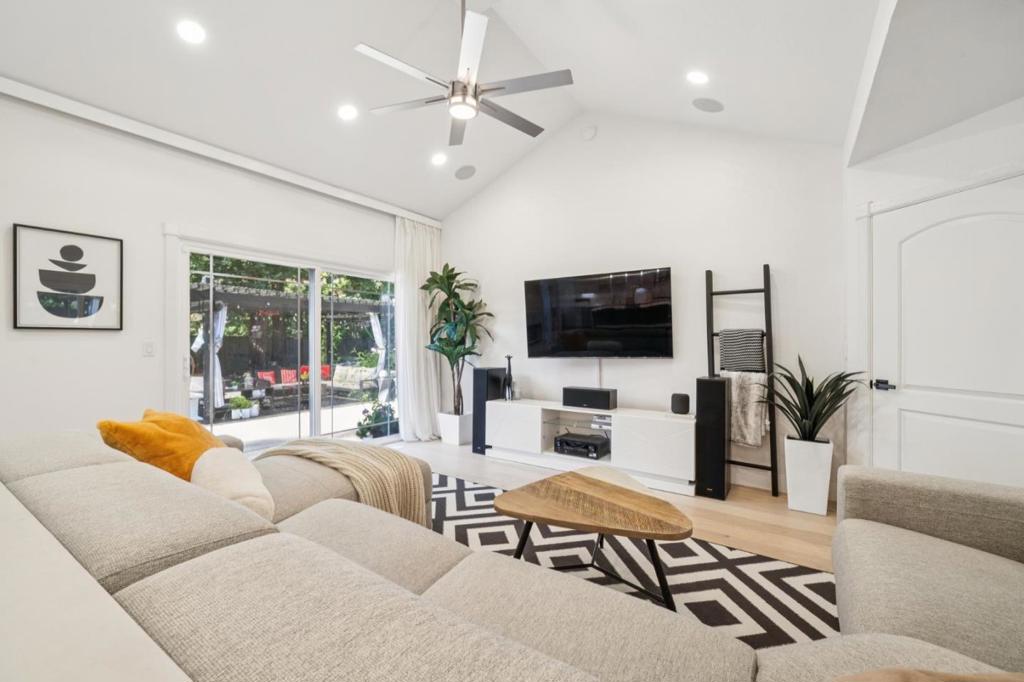 Single Family Residence for sale at 25 Hilltop Court, San Ramon, CA featuring 4 beds and 3 baths