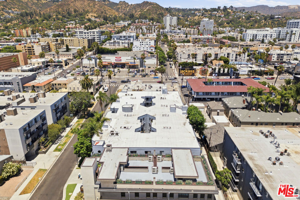 Condominium for sale at 1434 N Poinsettia Place 101, Los Angeles, CA featuring 2 beds and 3 baths