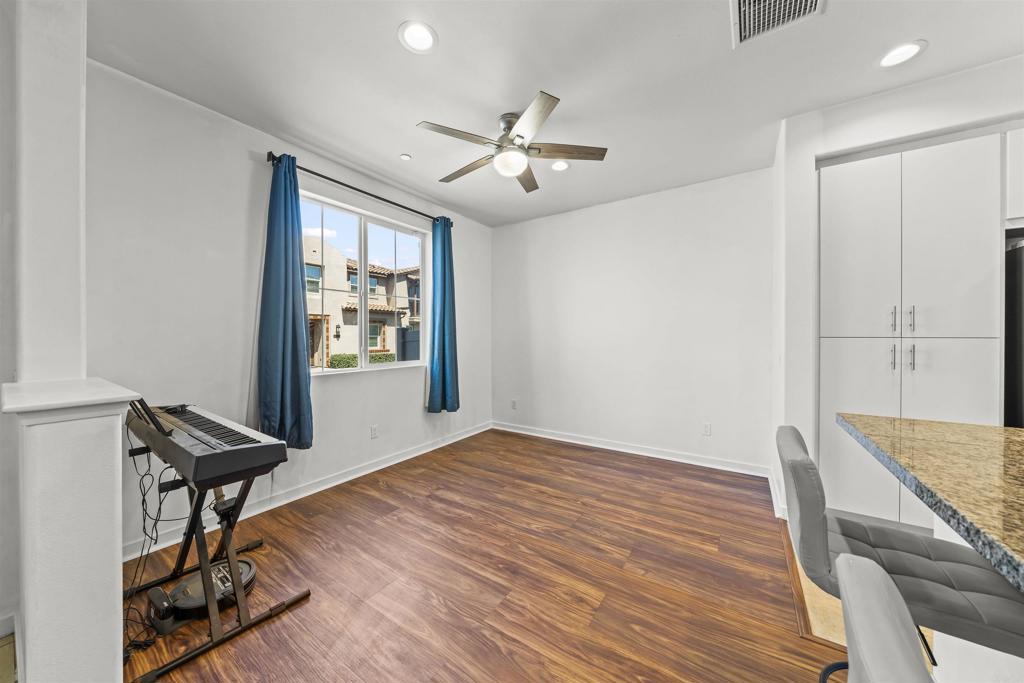 Condominium for sale at 45477 Calle Cirros, Temecula, CA featuring 3 beds and 3 baths