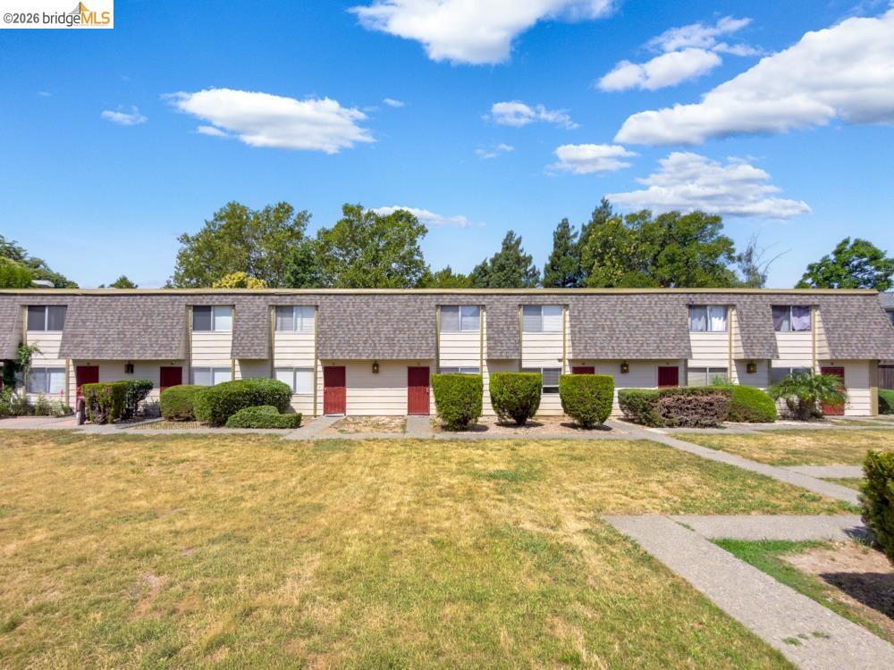 Apartment for sale at 1955 Grande Cir, Fairfield, CA