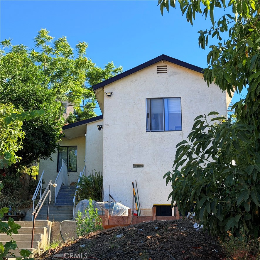 Single Family Residence for sale at 5172 Wadena, Los Angeles, CA featuring 2 beds and 2 baths