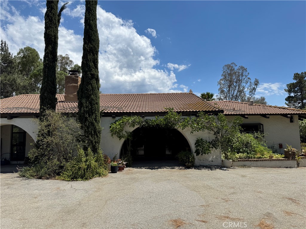 Single Family Residence for sale at 35010 Santa Rita Road, Temecula, CA featuring 2 beds and 3 baths