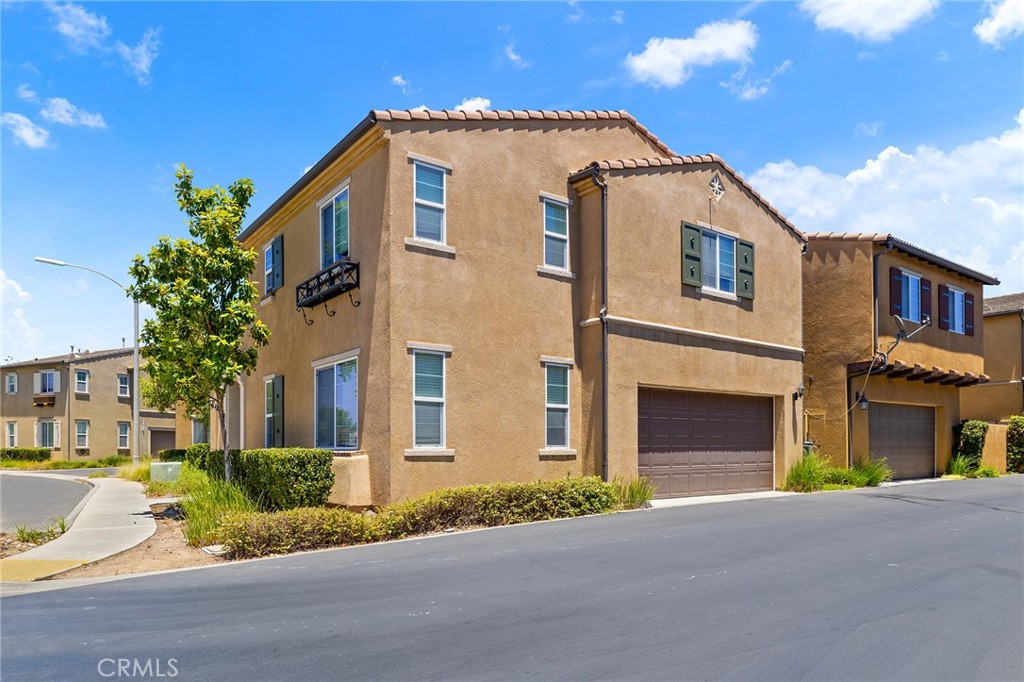 Condominium for sale at 37330 Paseo Tulipa, Murrieta, CA featuring 3 beds and 3 baths