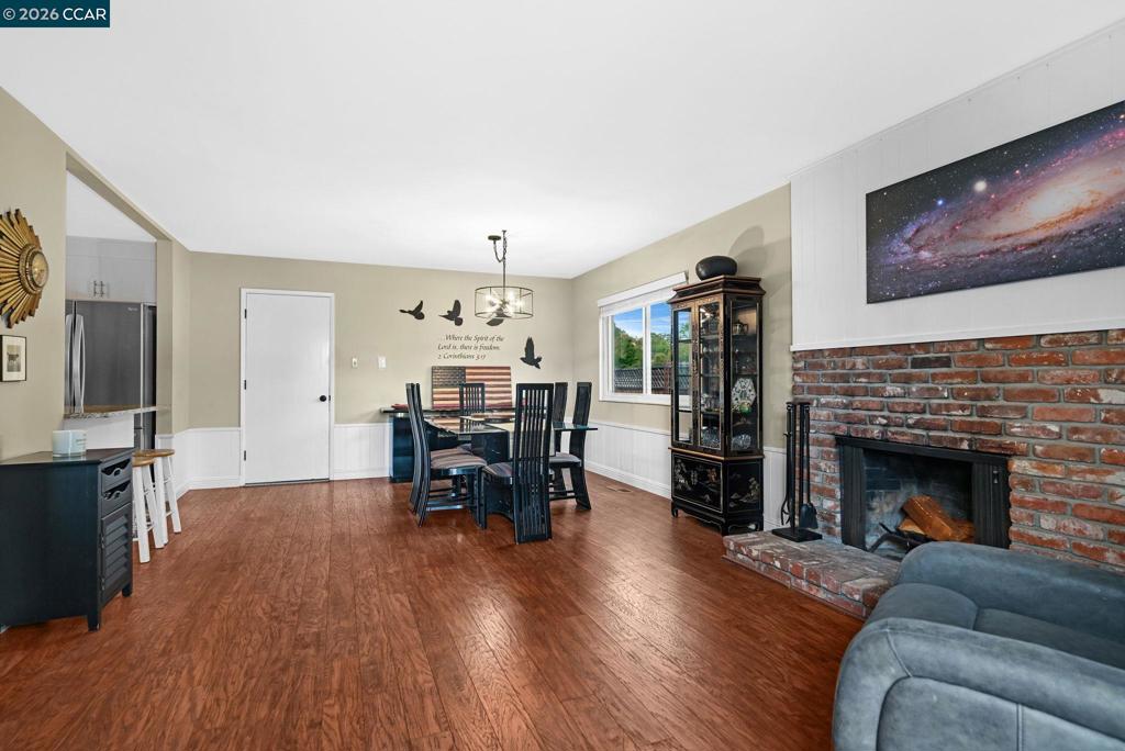 Single Family Residence for sale at 341 Twinview Dr, Pleasant Hill, CA featuring 3 beds and 2 baths