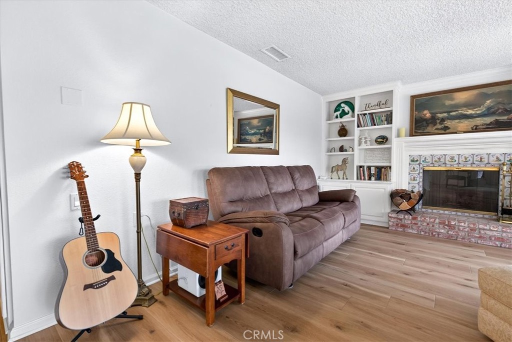 Residential Lease for rent at 859 Ronda Mendoza N, Laguna Woods, Orange County, CA featuring 1 bed and 1 bath