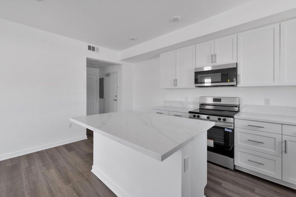 Condominium for rent at 68550 Grove Street 102, Cathedral City, CA featuring 1 bed and 2 baths