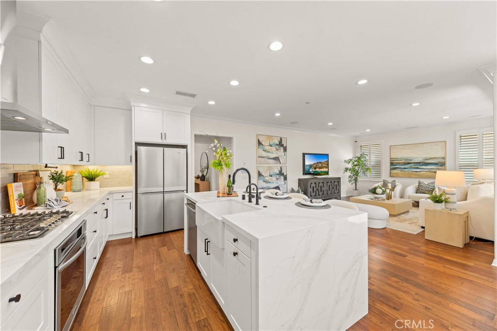 Condominium for sale at 53 Cherry Tree, Irvine, CA featuring 3 beds and 3 baths