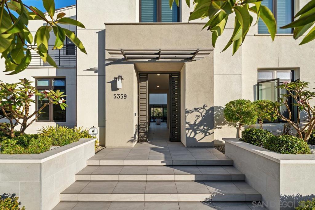 Residential for sale at 5359 Sweetwater Trl, San Diego CA featuring 6 beds and 7 baths