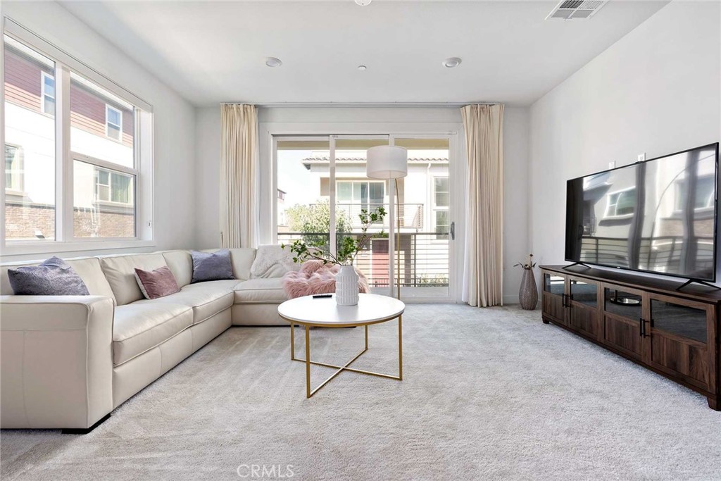 Residential Lease for rent at 228 Siena, Lake Forest, Orange County, CA featuring 3 beds and 4 baths