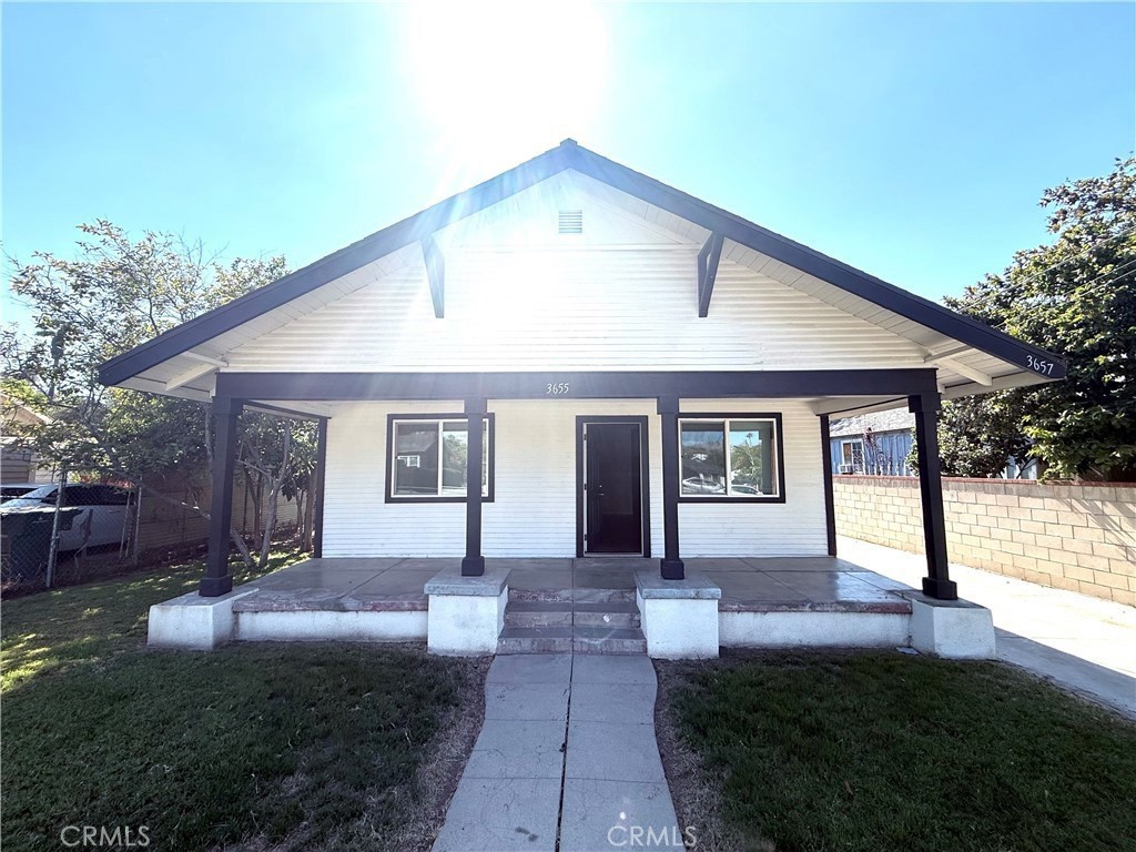 Condominium for rent at 3655 Comer Ave, Riverside, CA featuring 3 beds and 2 baths