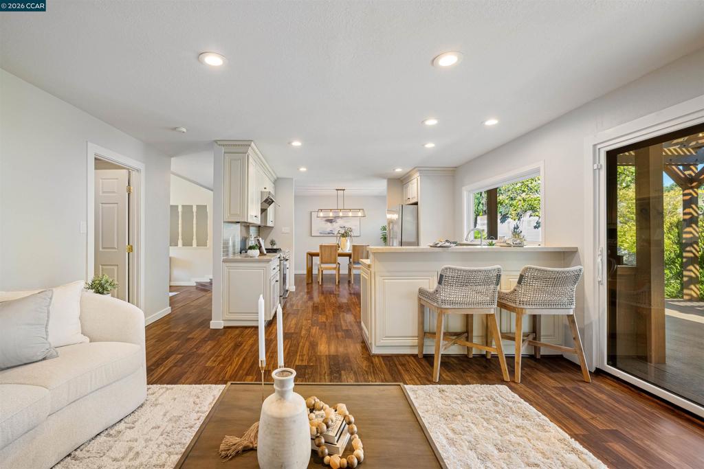 Single Family Residence for sale at 1541 Longford Ct, Walnut Creek, CA featuring 4 beds and 2 baths