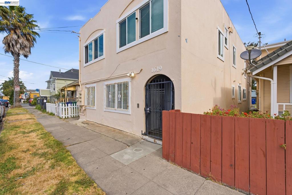 Quadruplex for sale at 1619 Chanslor Ave, Richmond, CA