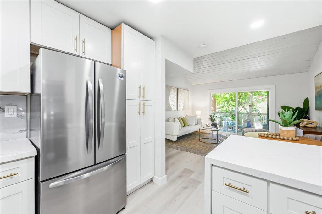Condominium for sale at 2700 Oak Road 11, Walnut Creek, CA featuring 2 beds and 1 bath