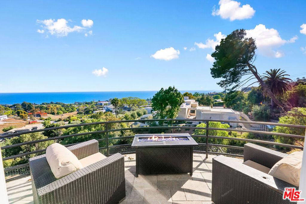 Residential Lease for rent at 30112 Cuthbert Road, Malibu, Los Angeles County, CA featuring 4 beds and 4 baths