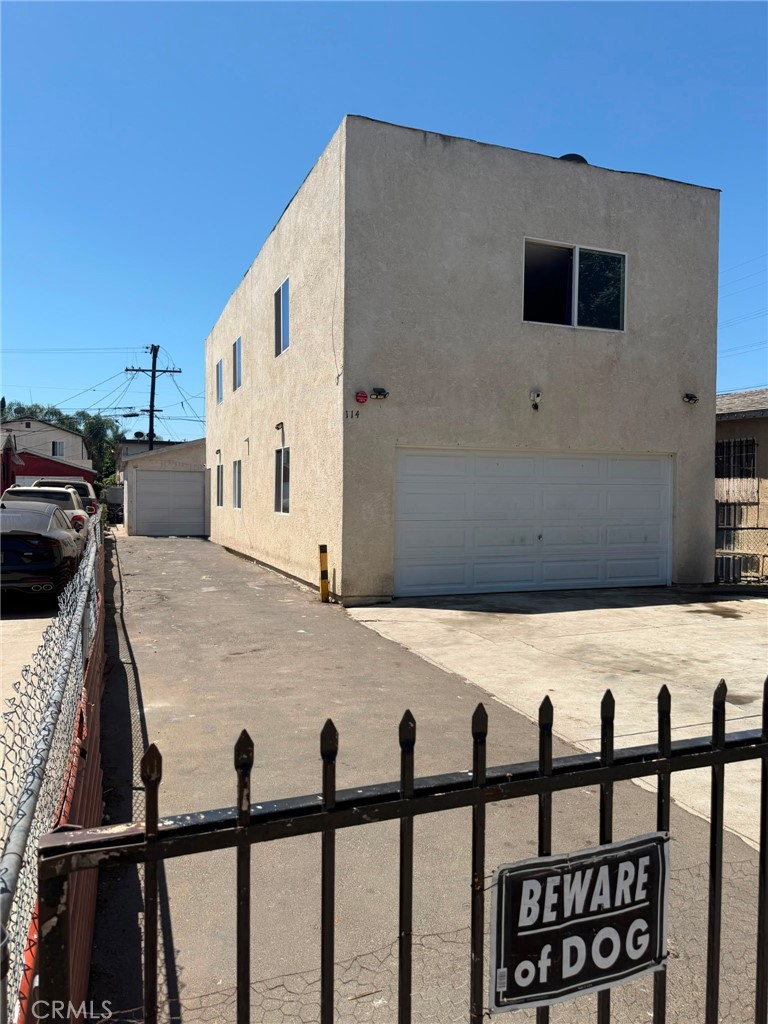 Duplex for sale at 112 95th St, Los Angeles, CA