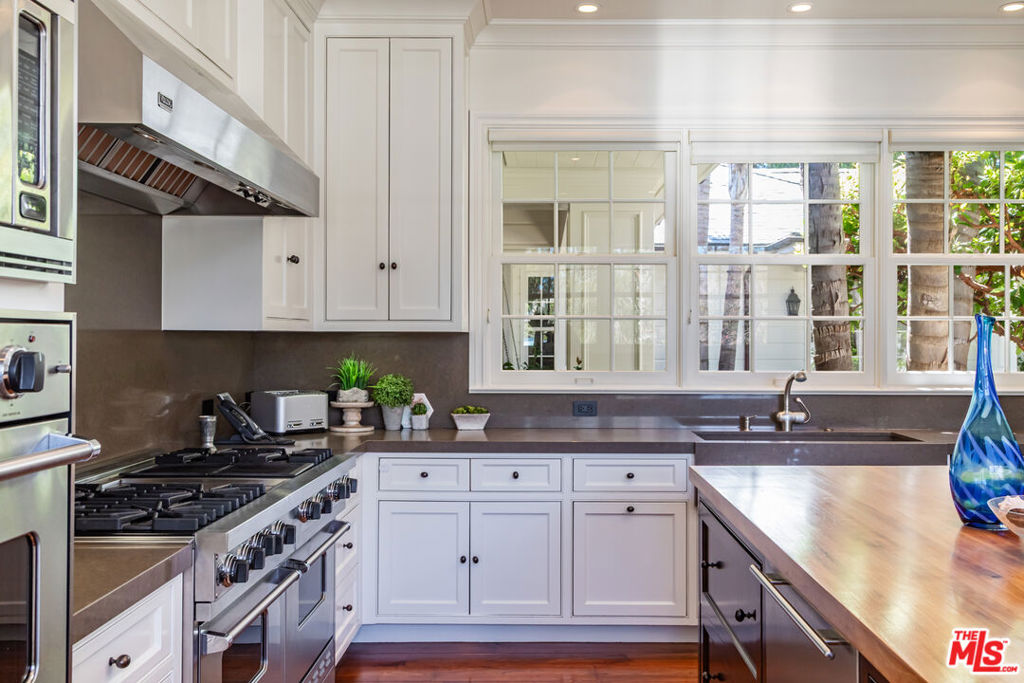 Residential Lease for rent at 32300 Pacific Coast Highway, Malibu, Los Angeles County, CA featuring 8 beds and 10 baths
