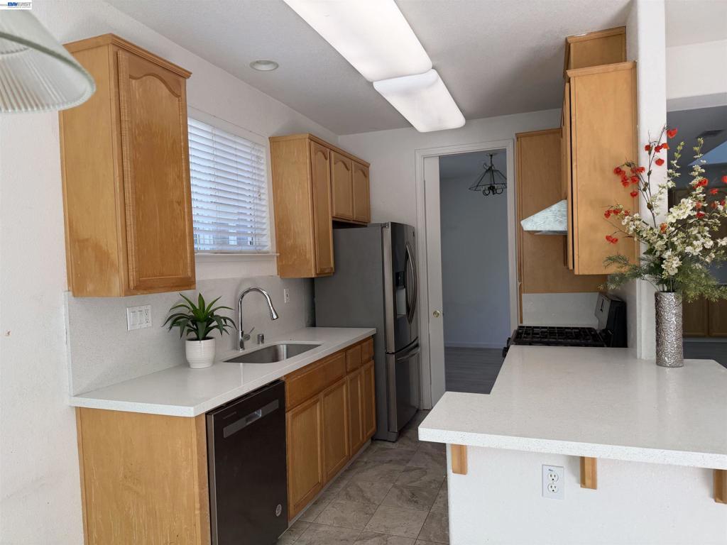 Single Family Residence for rent at 5168 Academy Rd, Concord, CA featuring 3 beds and 3 baths