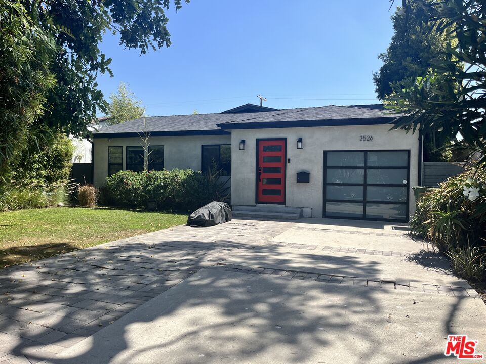 Residential Lease for rent at 3526 Kelton Avenue, Los Angeles, Los Angeles County, CA featuring 3 beds and 3 baths