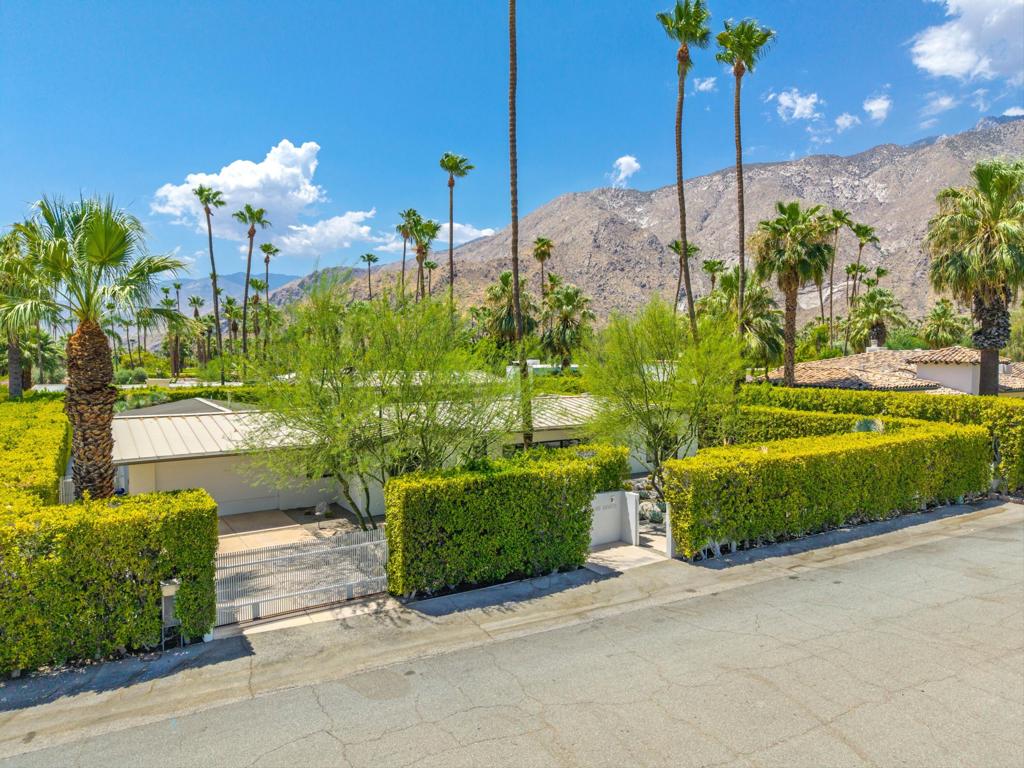 Residential for sale at 241 Camino Norte, Palm Springs CA featuring 3 beds and 3 baths