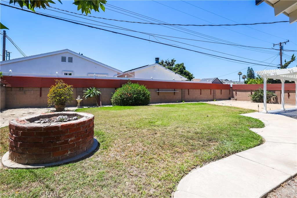 Residential Lease for rent at 13871 Ward, Garden Grove, Orange County, CA featuring 3 beds and 2 baths