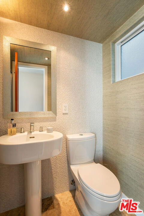 Residential for sale at 11770 Pacific Coast Highway Q, Malibu CA featuring 3 beds and 4 baths