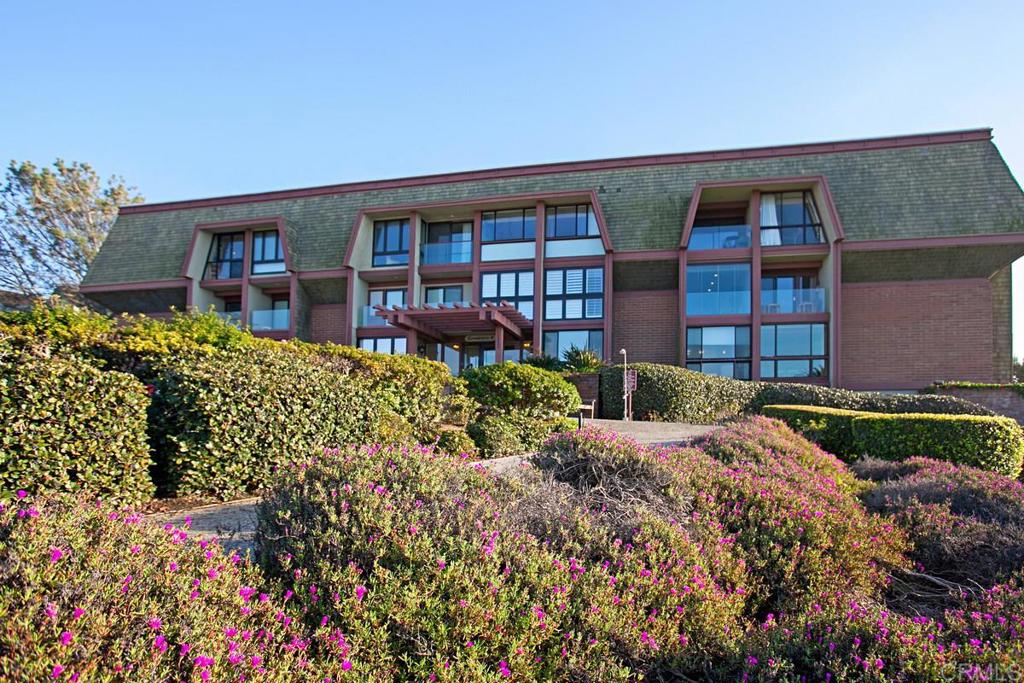 Residential Lease for rent at 1552 CAMINO DEL MAR 402, Del Mar CA featuring 1 bed and 2 baths