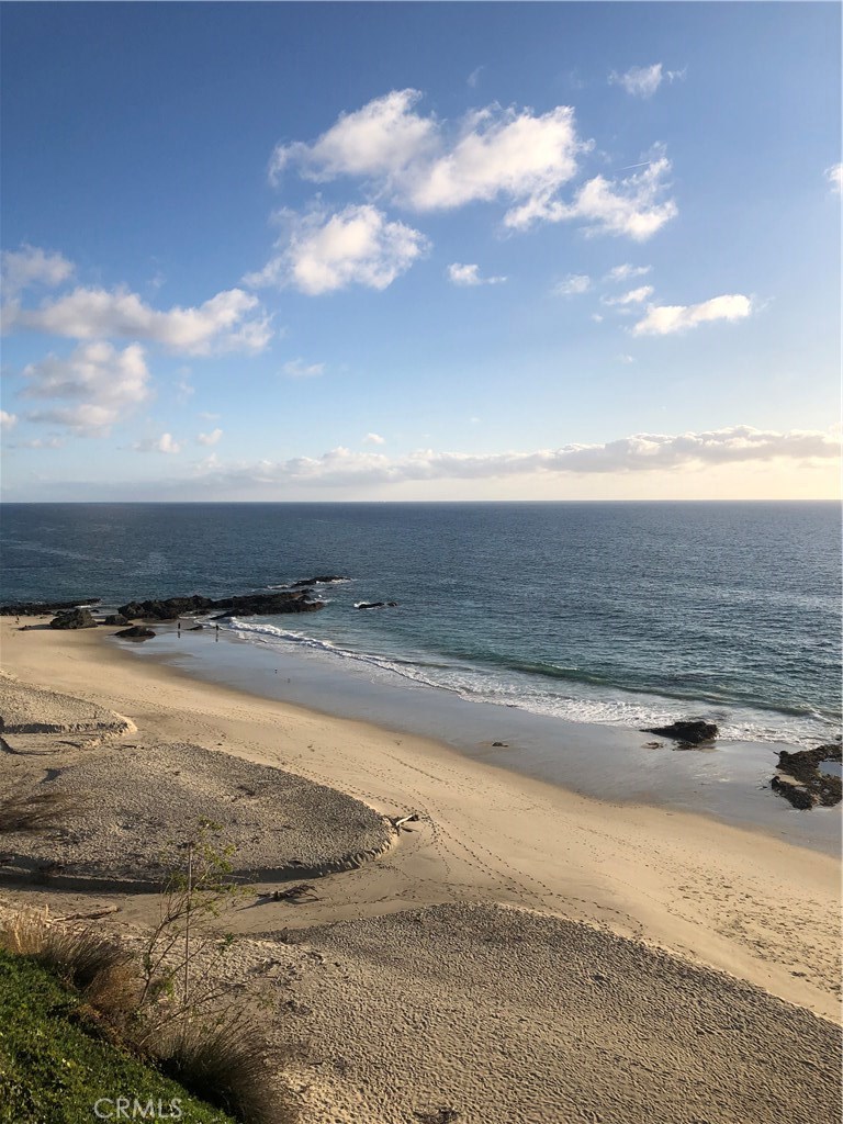 Residential Lease for rent at 31755 Coast 305, Laguna Beach CA featuring 2 beds and 2 baths