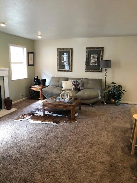 Residential Lease for rent at , Salinas CA featuring 5 beds and 2 baths