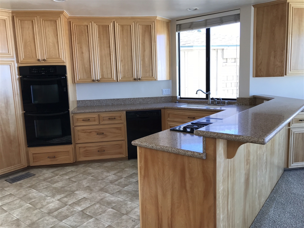 Residential Lease for rent at 2847 Ocean Front Walk, San Diego CA featuring 3 beds and 2 baths