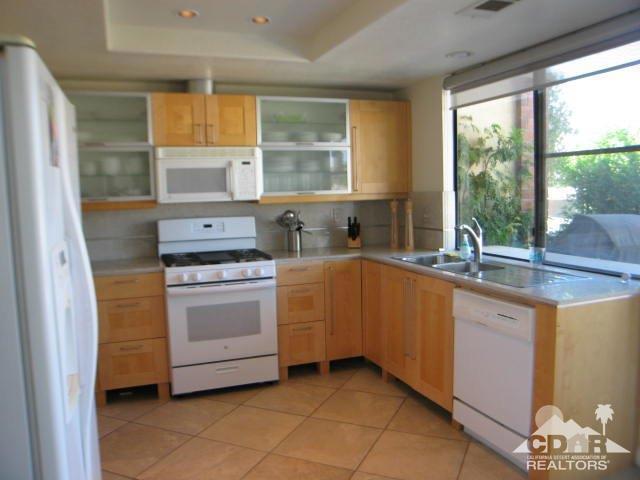 Residential Lease for rent at 293 Serena Drive, Palm Desert CA featuring 2 beds and 2 baths