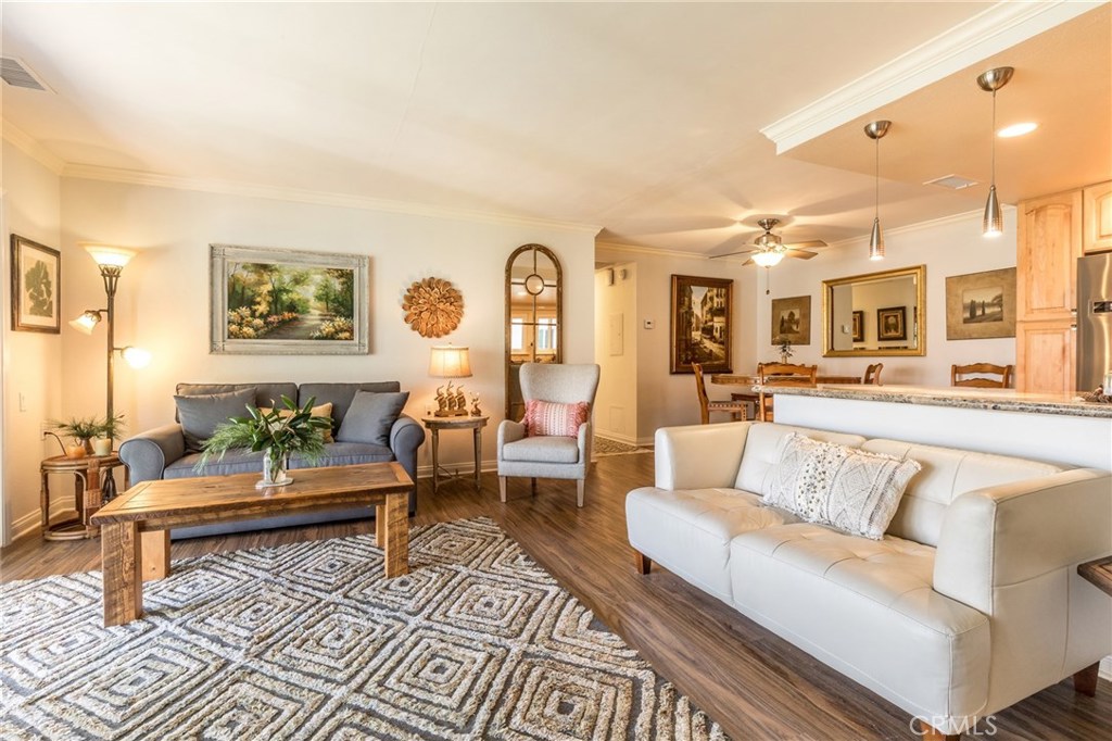 Residential Lease for rent at 928 Ave Majorca O, Laguna Woods CA featuring 2 beds and 2 baths