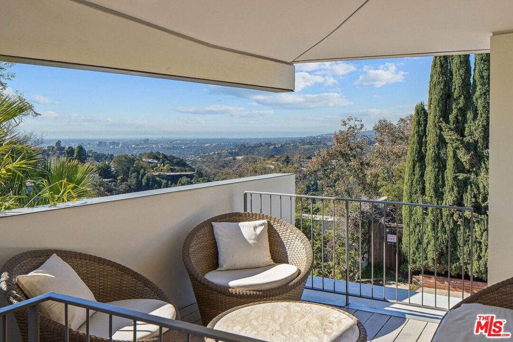 Residential Lease for rent at 2500 BRIARCREST Road, Beverly Hills CA featuring 4 beds and 6 baths