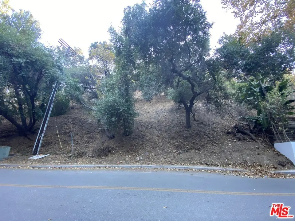 7506 Willow Glen Road, Los Angeles, CA — listing photo 1