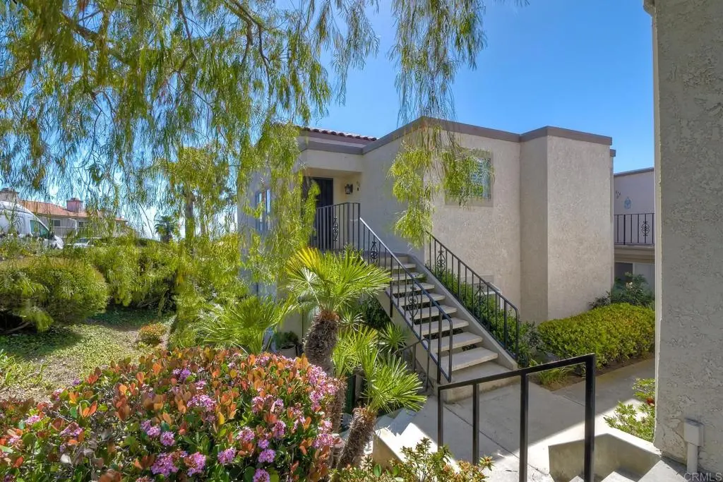 Condominium for rent at 916 Caminito Estrada B, Carlsbad, CA featuring 2 beds and 2 baths