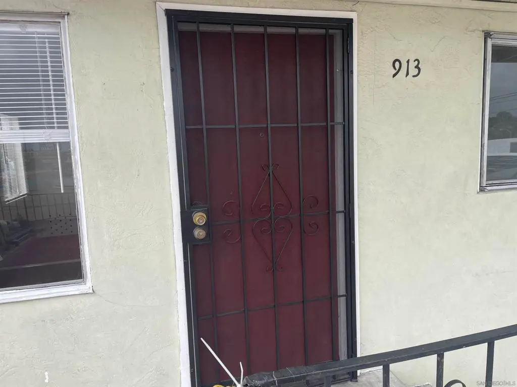 Apartment for rent at 913 Highland Avenue, National City, CA featuring 1 bed and 1 bath