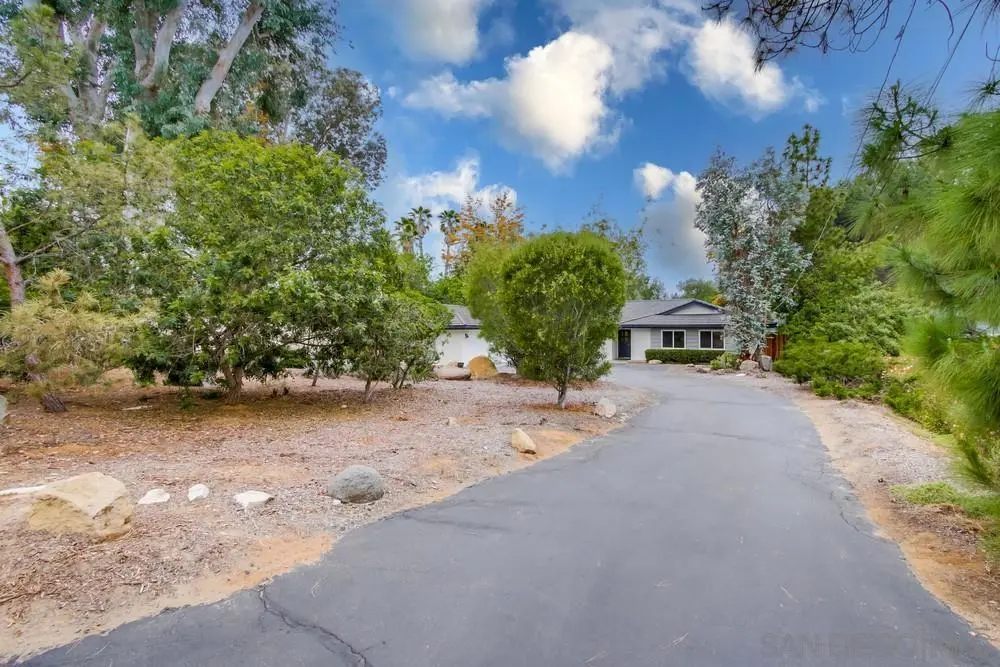 Single Family Residence for rent at 16820 Orchard Bend Rd, Poway, CA featuring 3 beds and 2 baths