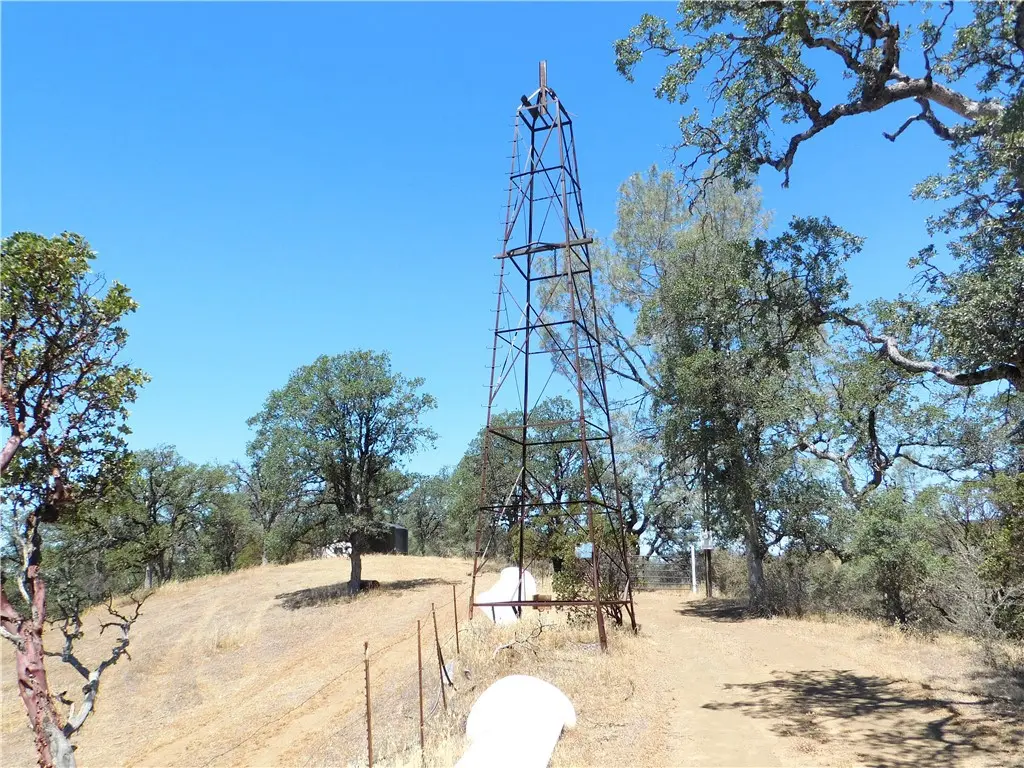 997 Watertrough Rd, Clearlake Oaks, CA — listing photo 1